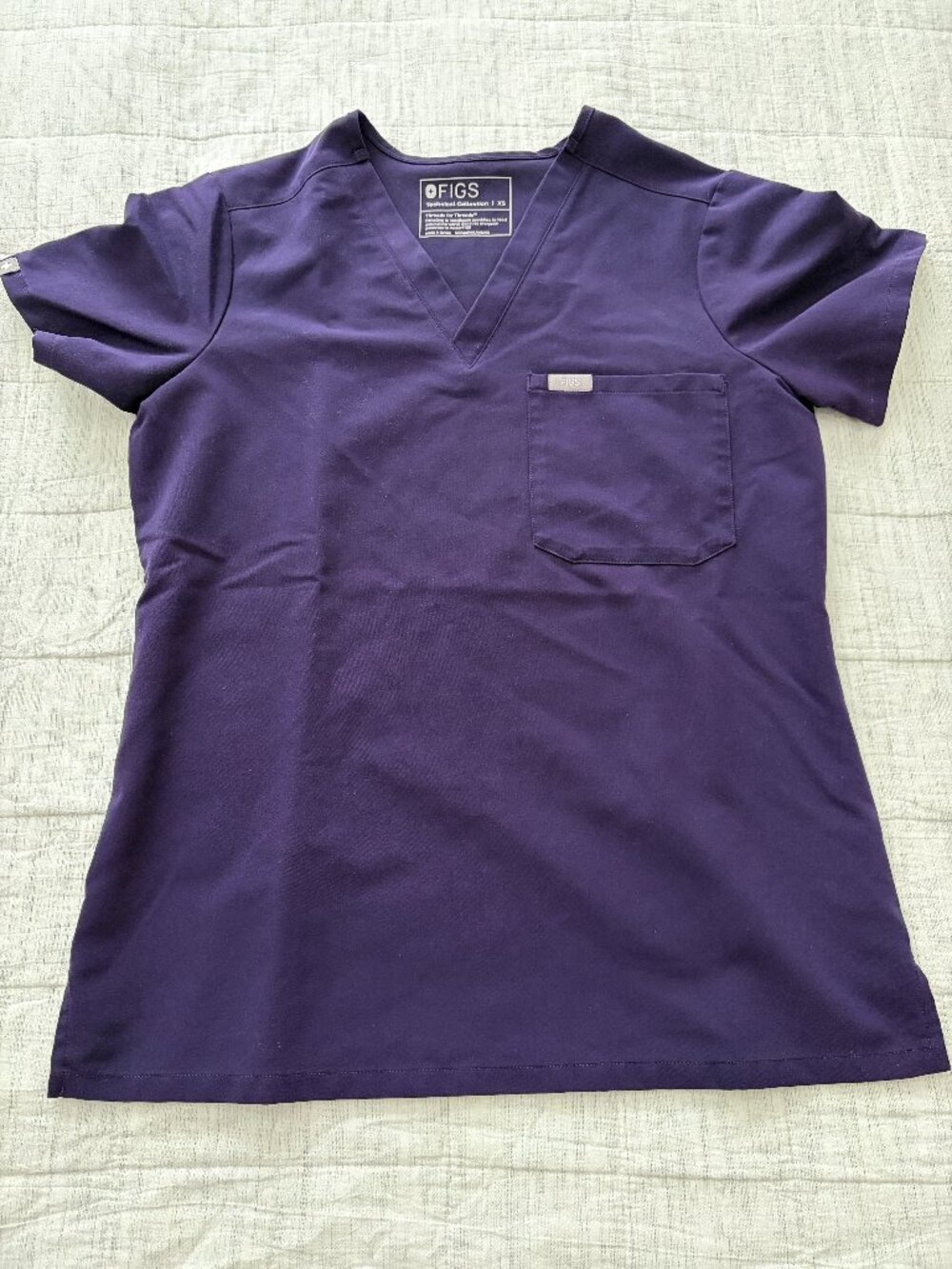 Figs Women's Purple Jam Catarina One-Pocket Scrub Top (XS)